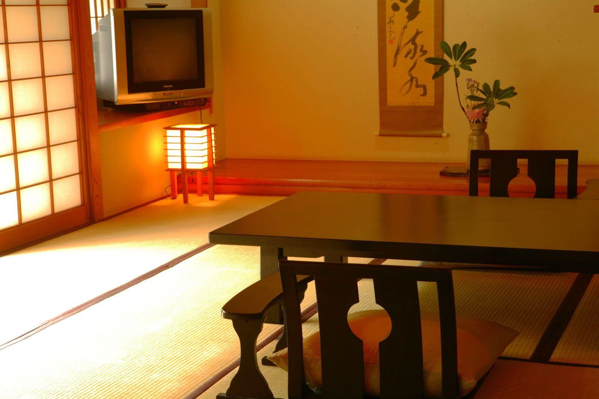 Yamanakaonsen Ohanami Kyubei Kaga  Exterior photo